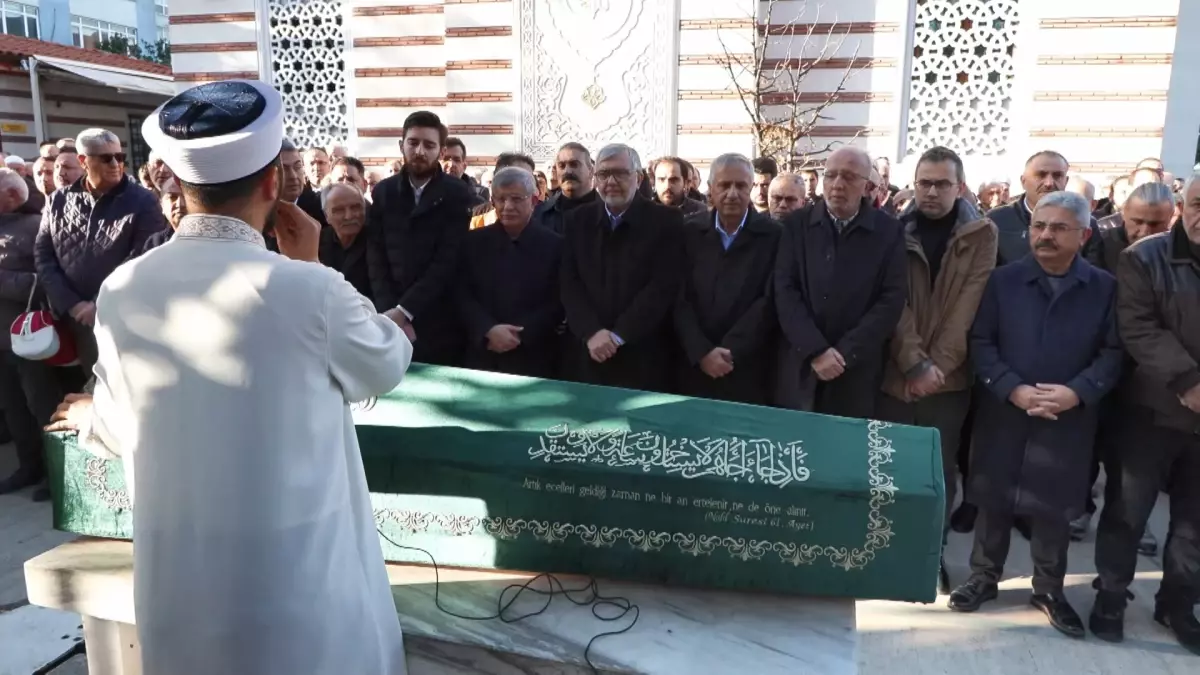 Gülşen Davutoğlu\'nun cenazesi defnedildi