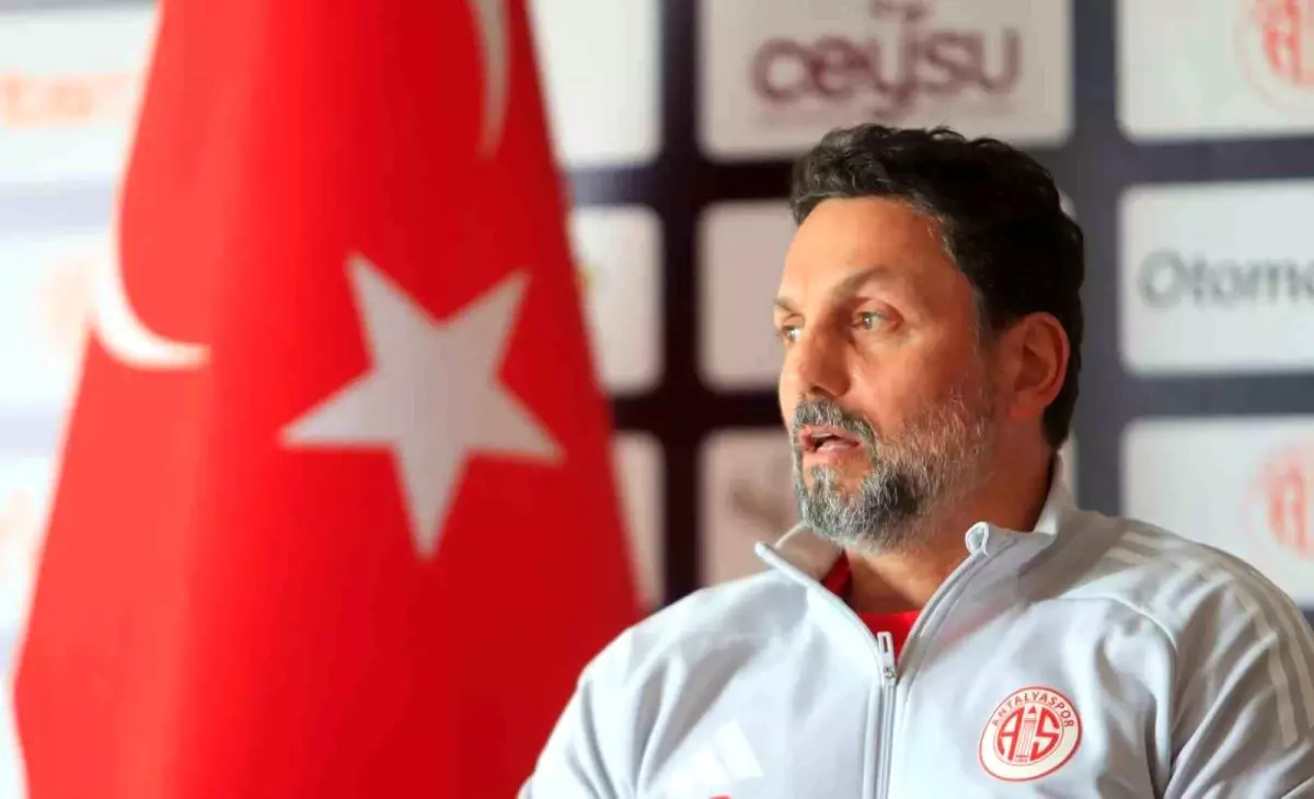 Antalyaspor, Erol Bulut ile Yollarını Ayırdı