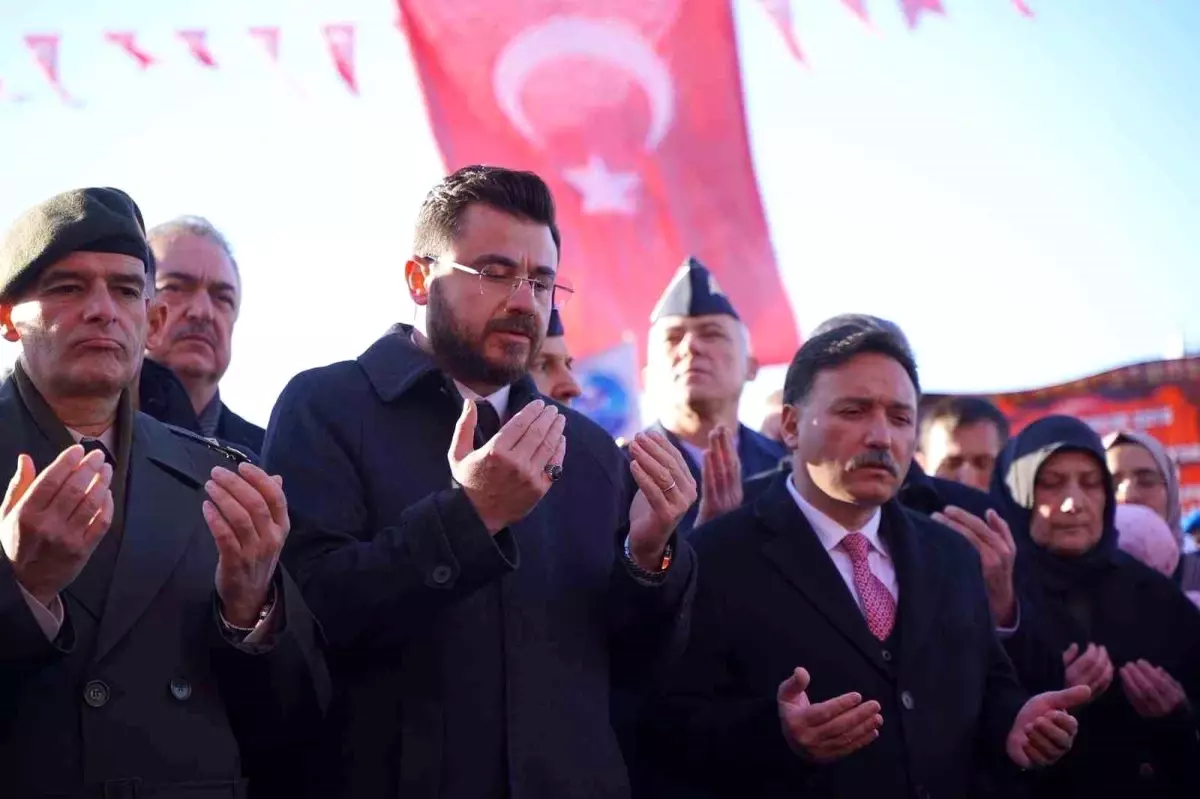 Başkan Okandan 17 Aralık Şehitlerini dualarla andı