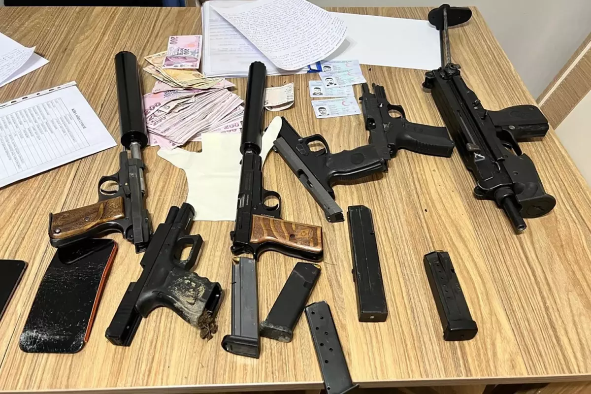 "Çirkinler"e operasyon! 7 kişi tutuklandı, evlerden neler çıktı neler