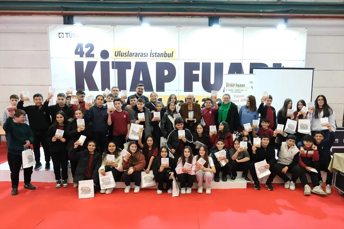 Yalvaç Ural, İstanbul Kitap Fuarı\'nda