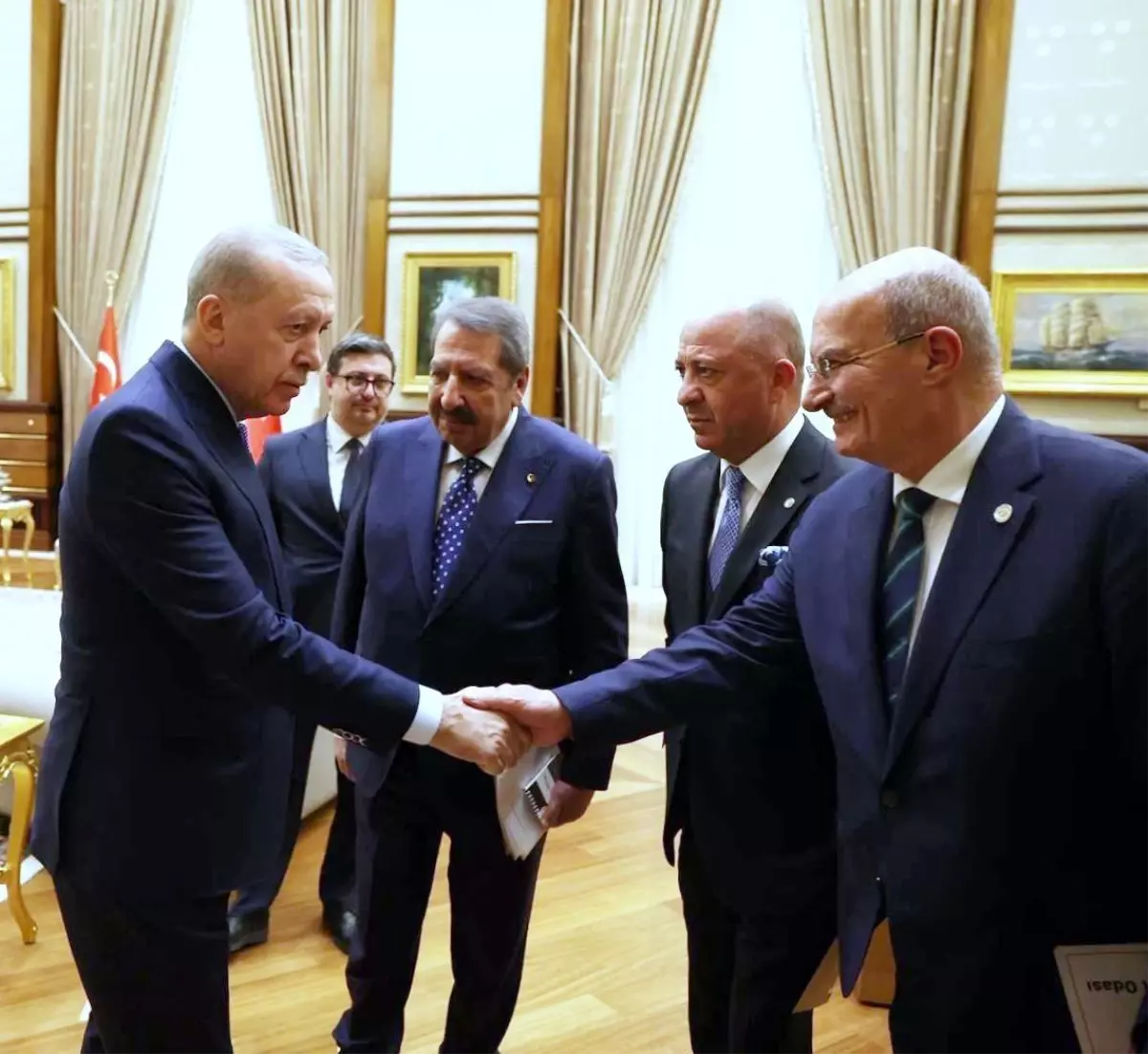 Cumhurbaşkanı Erdoğan, Ankara\'nın ekonomi aktörlerini Külliye\'de kabul etti