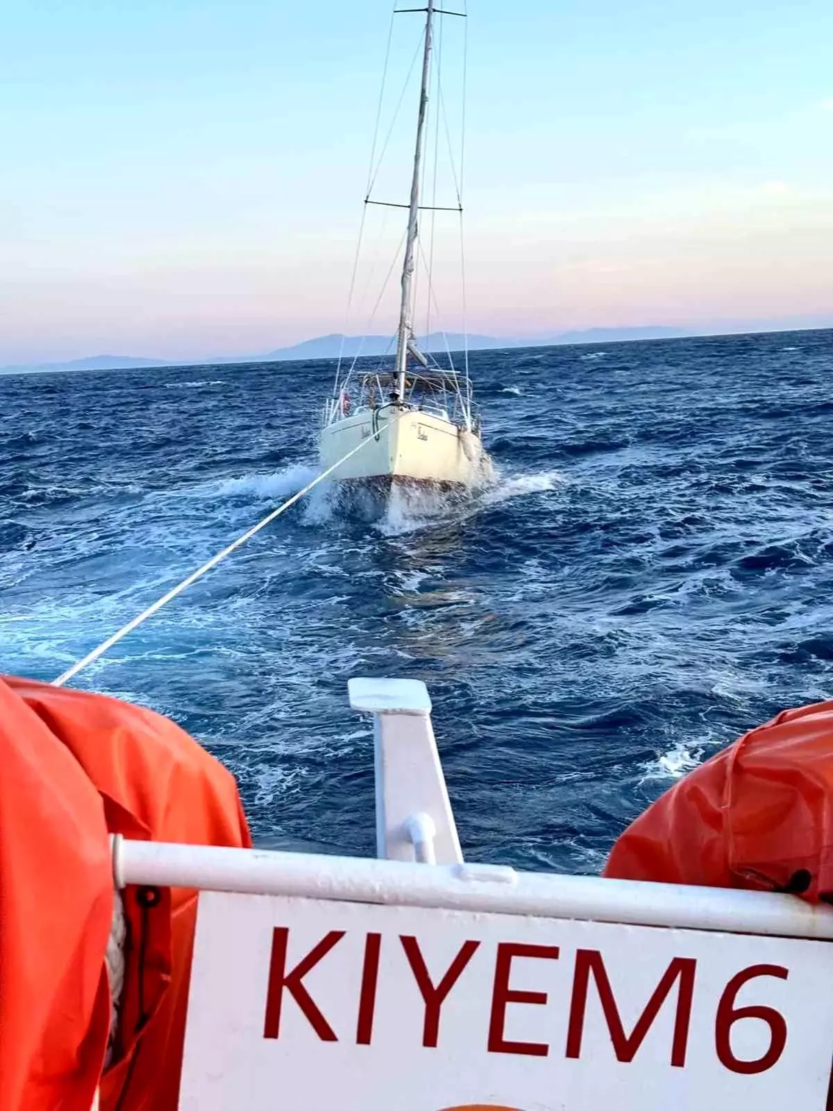 Yelkenli Tekne Kurtarıldı