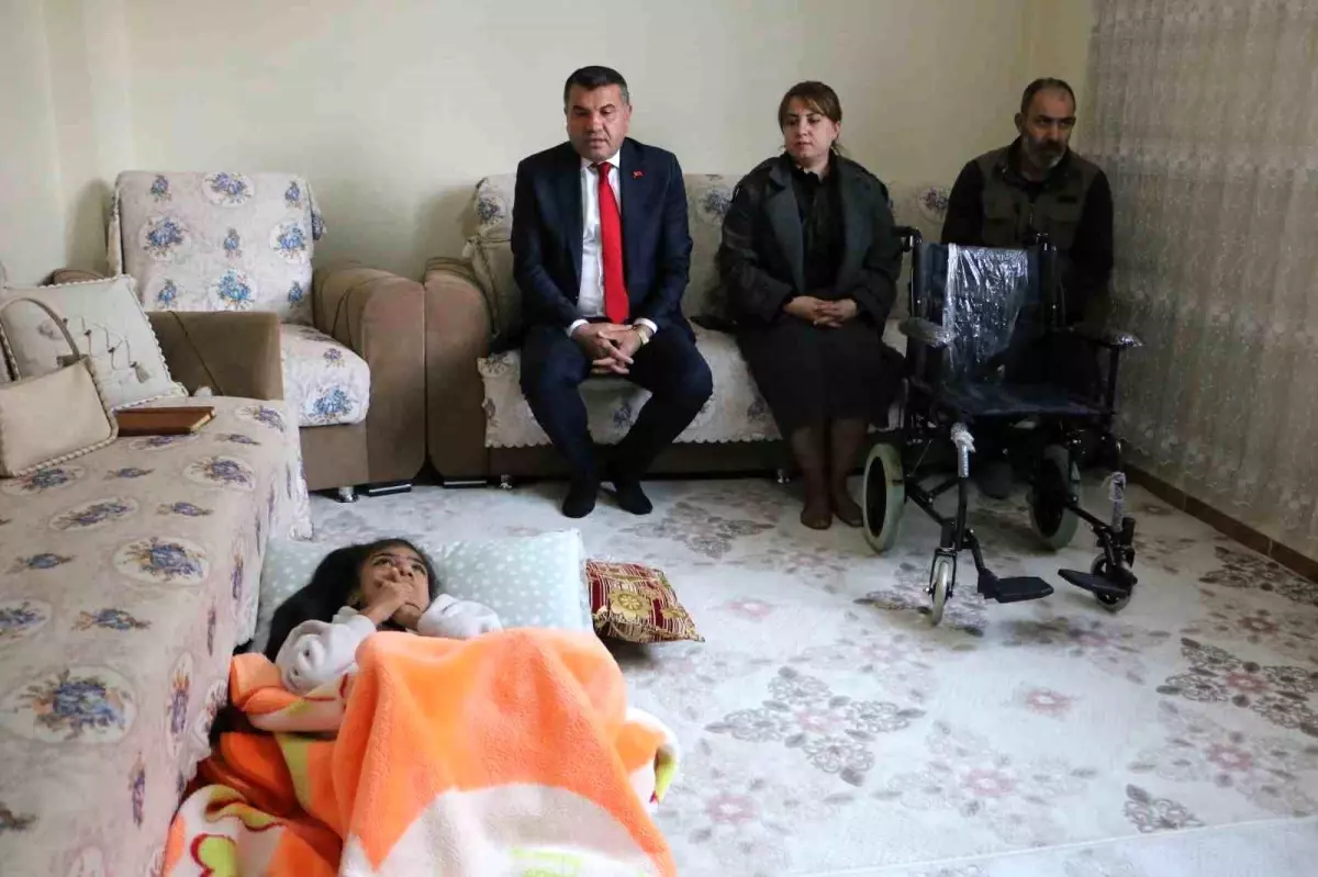 MHP\'den Engelli Kız için Tekerlekli Sandalye Desteği