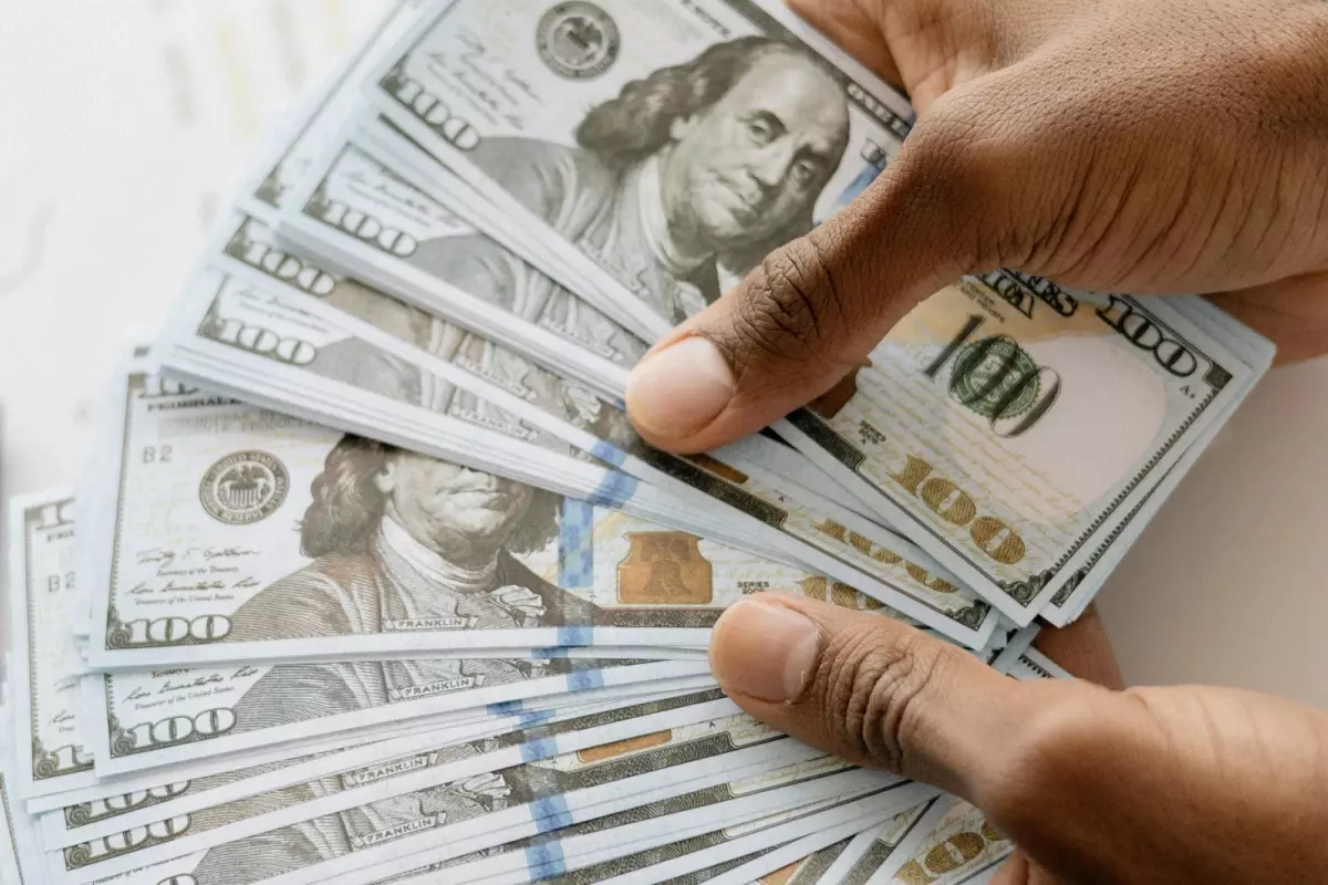 Dünyaca ünlü iş insanı çalışanlarına 30\'ar milyon lira prim dağıttı