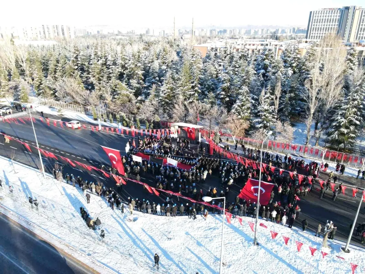 ERÜ 17 Aralık Şehitlerini andı