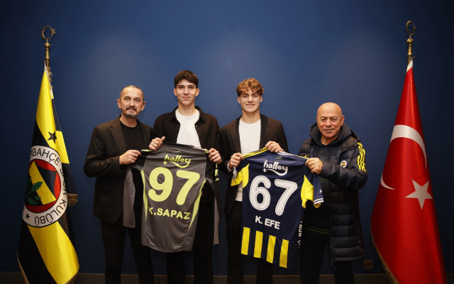 Fenerbahçe'de iki imza birden Fenerbahçe'de iki imza birden