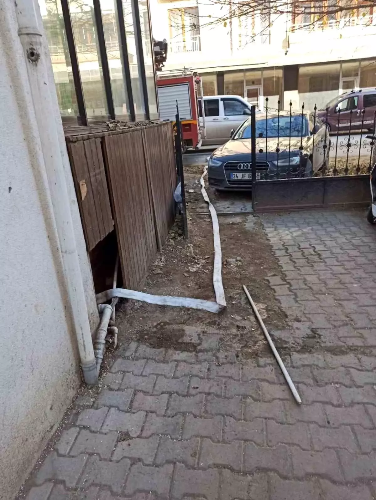 Iğdır\'da uzun süreli su kesintilerine vatandaşlardan tepki