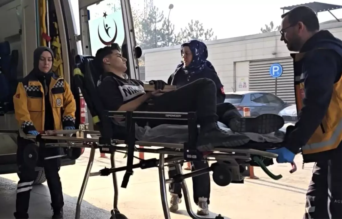 İnegöl\'de İşçi Çivi Tabancasıyla Yaralandı