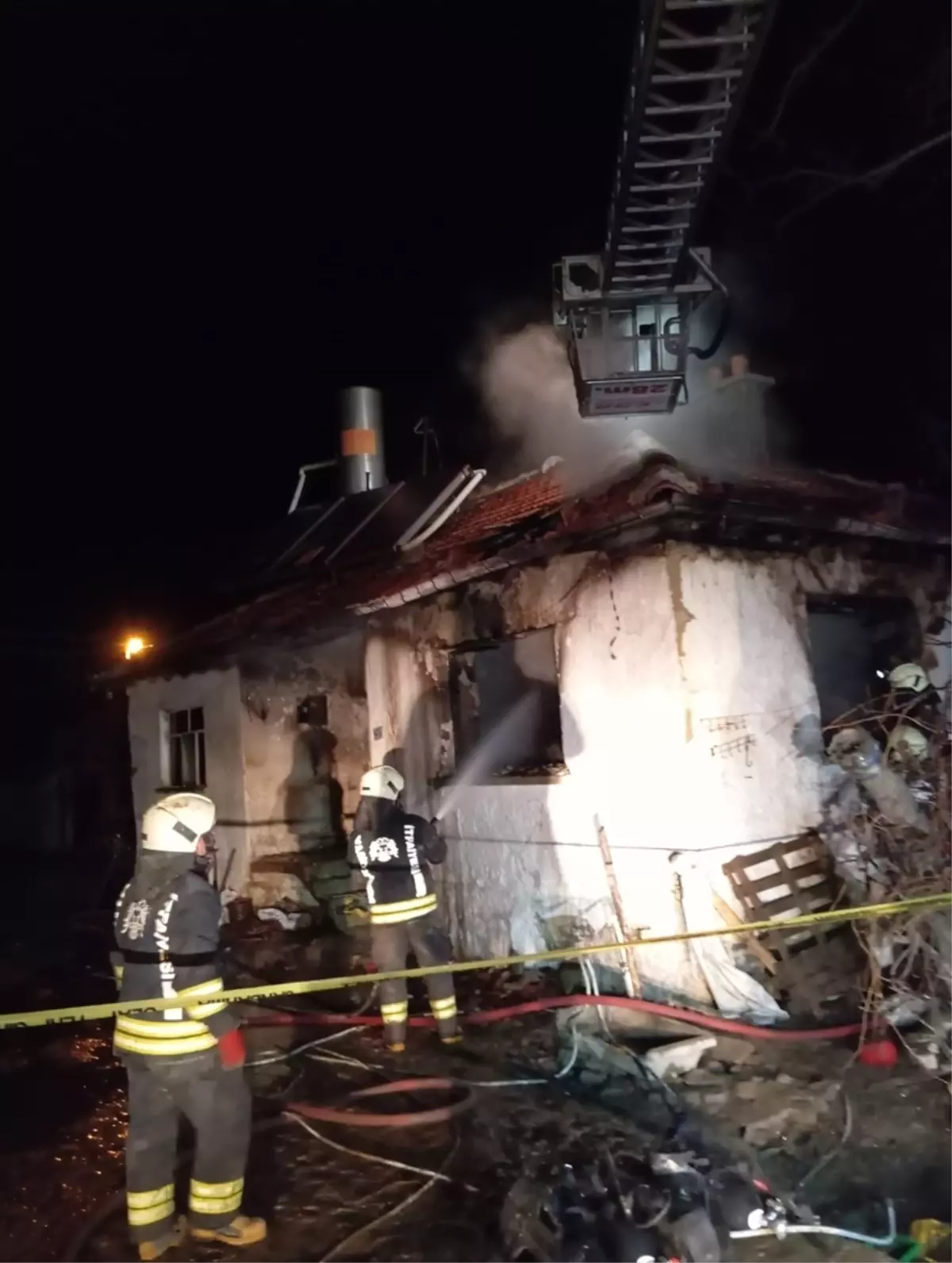 Akşehir\'de Yangın: 1 Ölü, 1 Yaralı