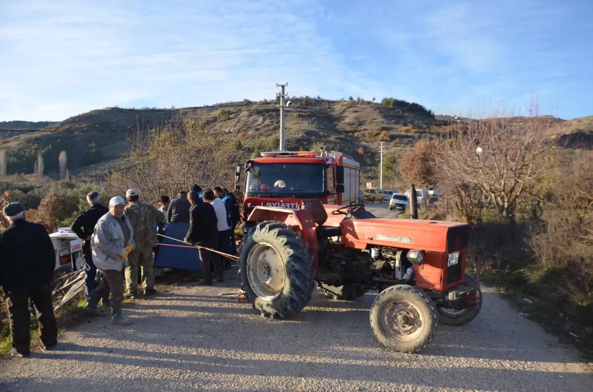 Demirci\'de Kaza: Sürücü Ağır Yaralı