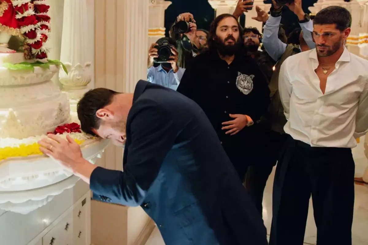 Messi, Hindu tanrısı Hanuman\'ı ziyaret etti