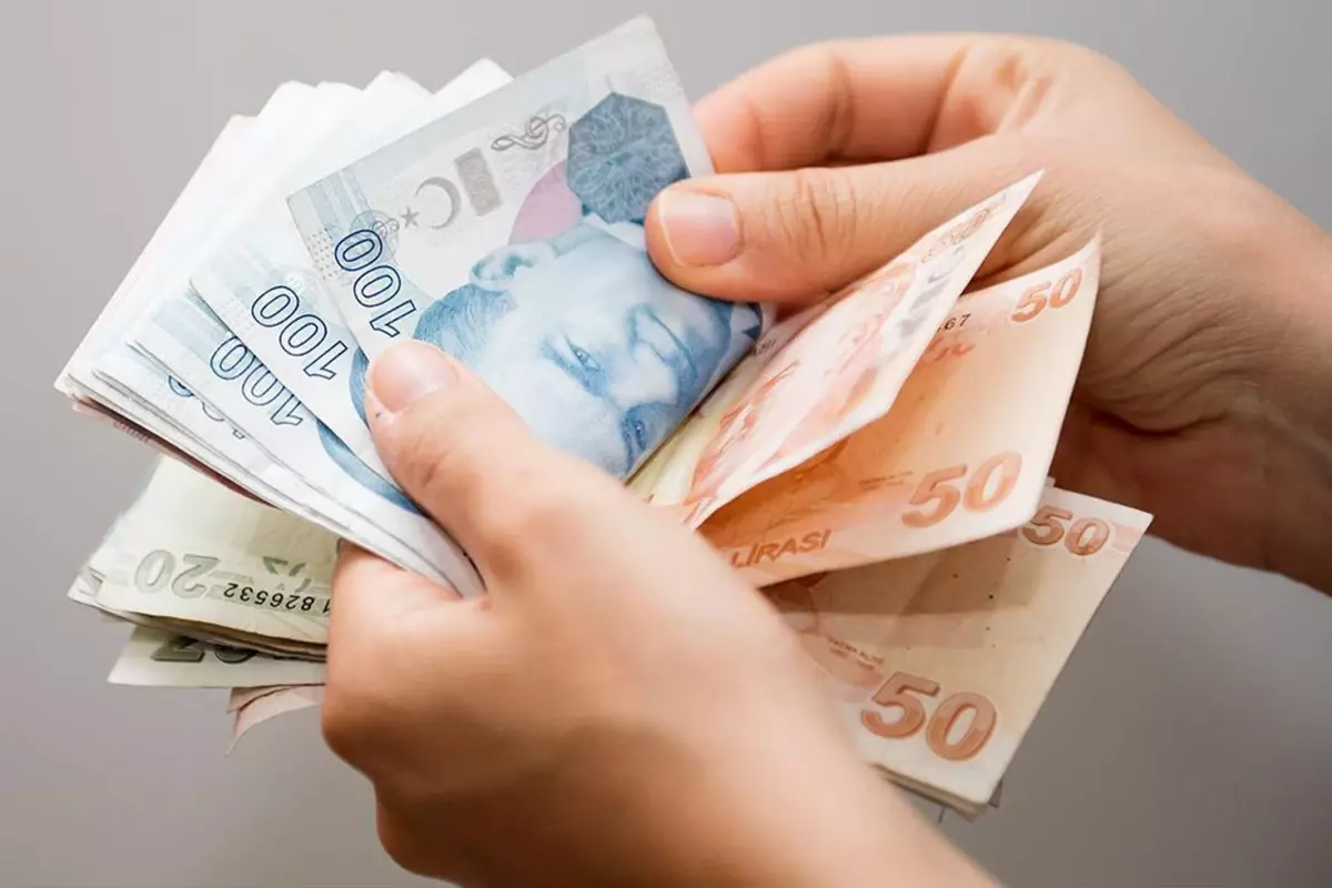 Milyonlarca memur ve memur emeklisine çifte zam müjdesi