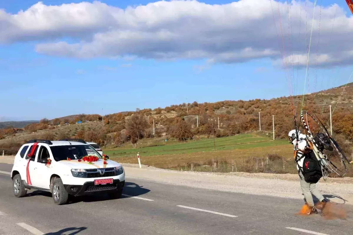 Gördes\'te Düğüne Havadan Sürpriz