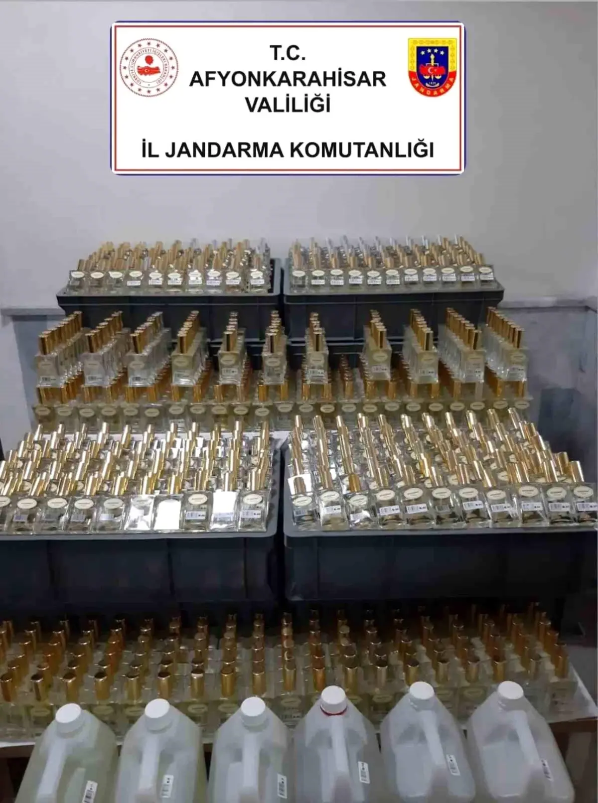 Afyonkarahisar\'da 1,2 Milyon TL\'lik Kaçak Parfüm Ele Geçirildi