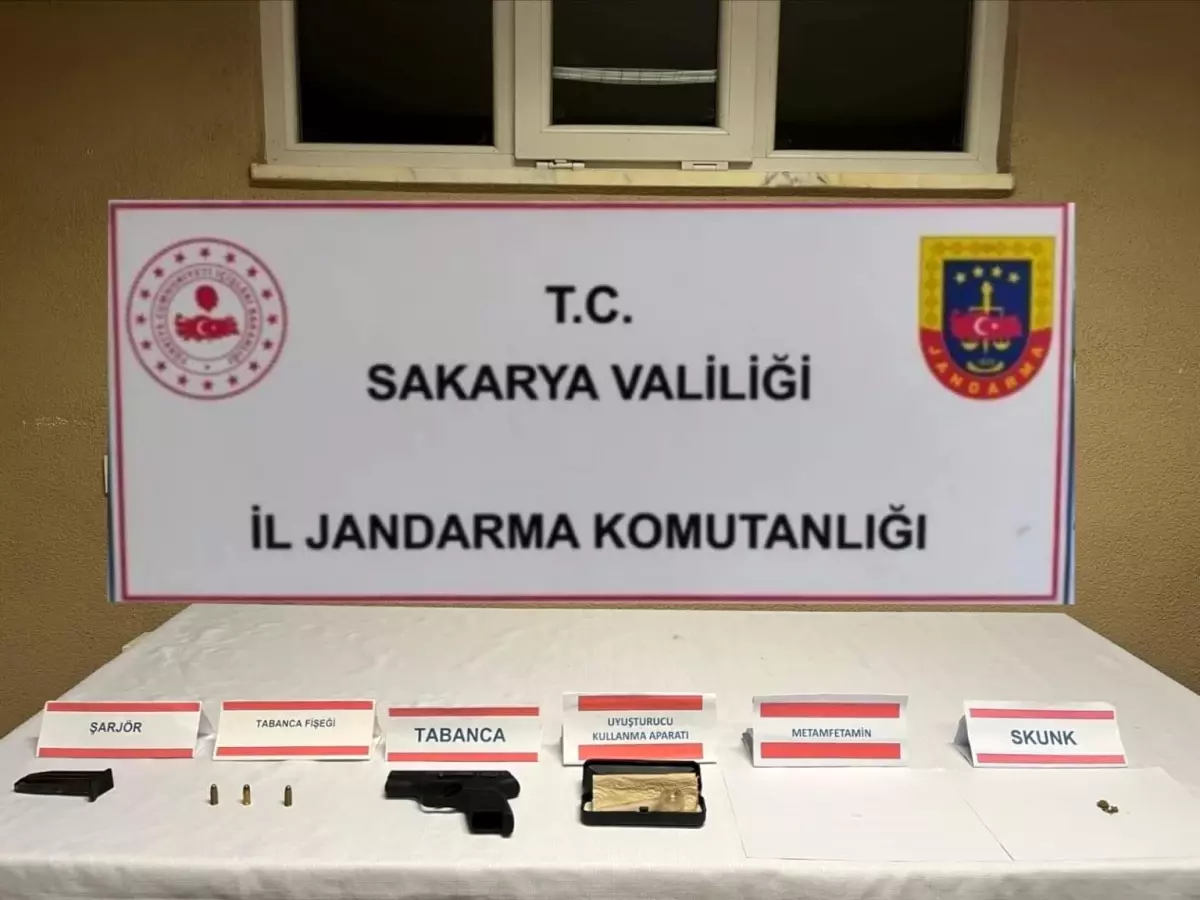 Sakarya\'da Uyuşturucu Operasyonu: 2 Kişi Tutuklandı