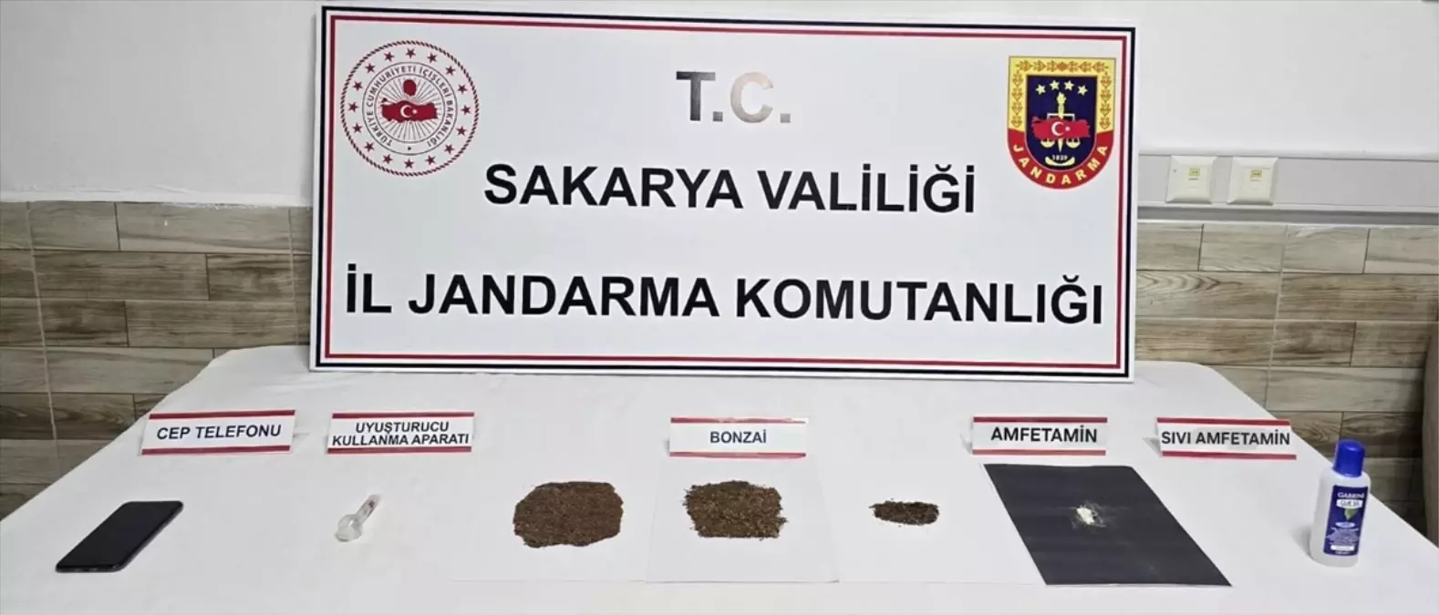 Sakarya\'da Uyuşturucu Operasyonu: 2 Tutuklama