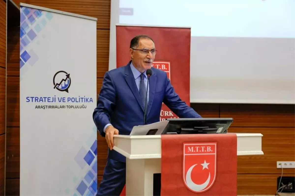 Şeref Malkoç: "Türkiye\'nin yeni ve sivil bir anayasaya ihtiyacı var"