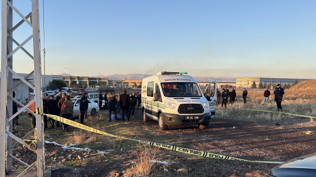 Silahlı kavgada baba öldü, oğlu ve yeğeni yaralandı/ Haber eklendi Silahlı kavgada baba öldü, oğlu ve yeğeni yaralandı/ Haber eklendi