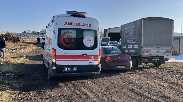 Silahlı kavgada baba öldü, oğlu ve yeğeni yaralandı/ Haber eklendi Silahlı kavgada baba öldü, oğlu ve yeğeni yaralandı/ Haber eklendi