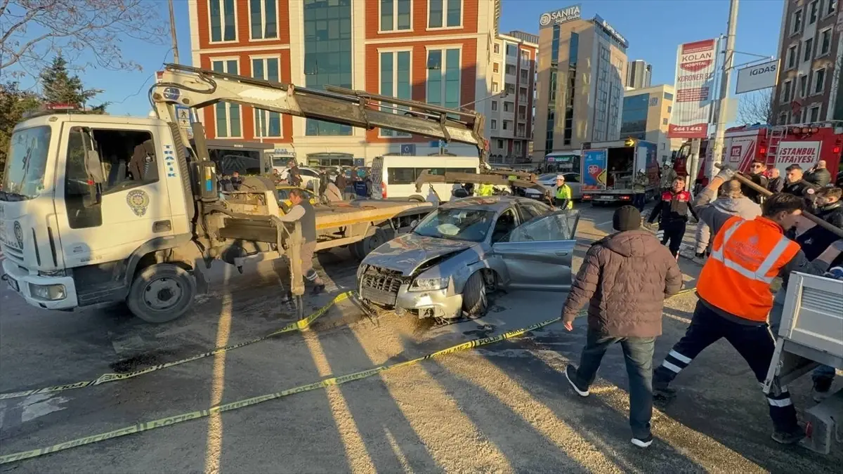 Şişli\'de Trafik Kazası: 2 Ölü, 5 Yaralı