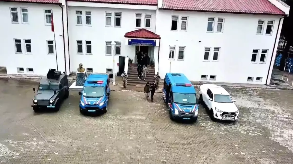 Sivas\'ta 10 Kaçak Göçmen Yakalandı