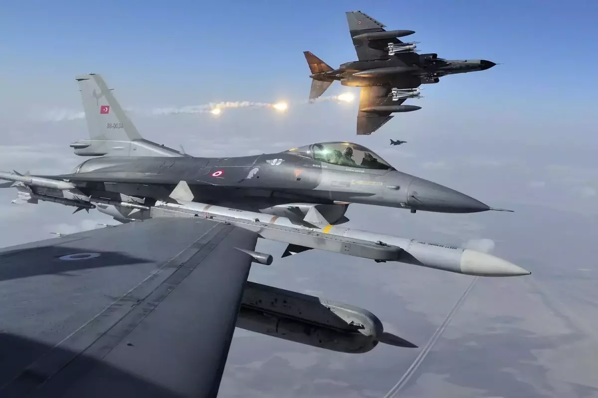 Türkiye\'yi alarma geçiren serseri İHA! Vur emri Eskişehir\'den verilmiş