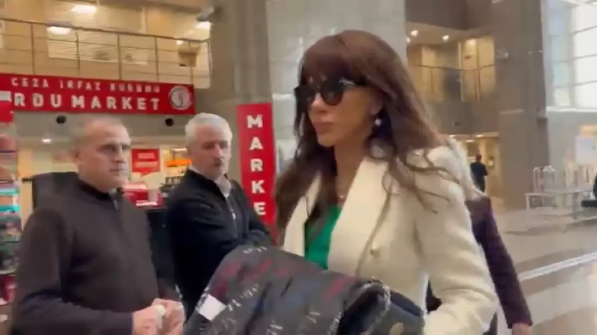 Testi pozitif çıkan Ela Rümeysa Cebeci ifade vermek için adliyeye geldi