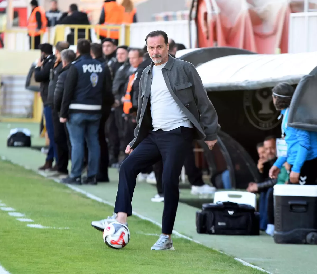 Altay\'da Mali Kriz: Futbolcular İhtarnamelerini Gönderdi