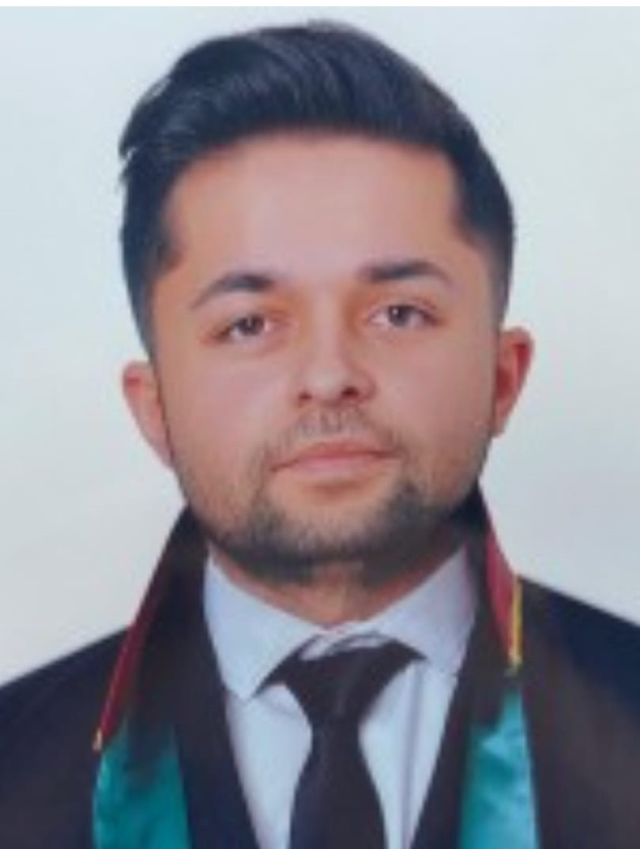 Araç direğe ok gibi saplandı! Genç avukat duruşma yolunda feci şekilde can verdi Araç direğe ok gibi saplandı! Genç avukat duruşma yolunda feci şekilde can verdi
