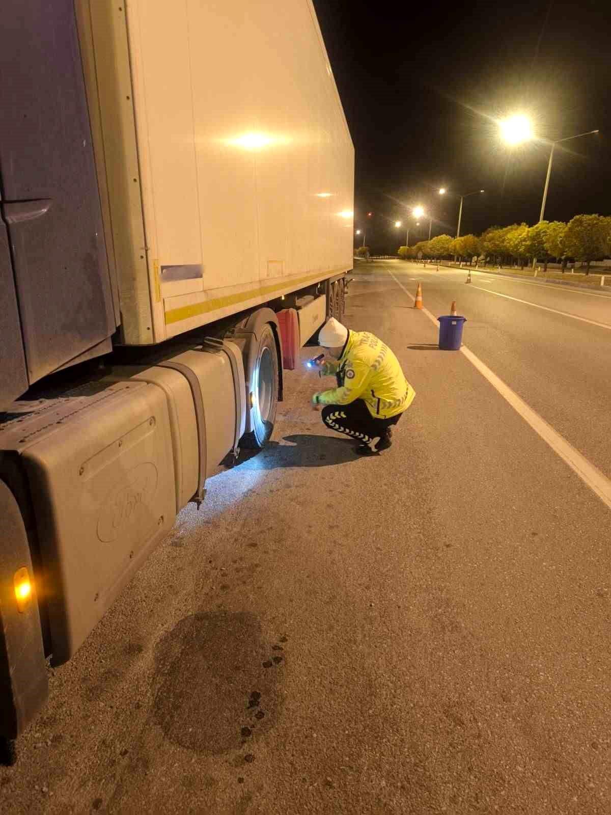 Burdur\'da Trafik Denetimi: 25 Ceza Uygulandı