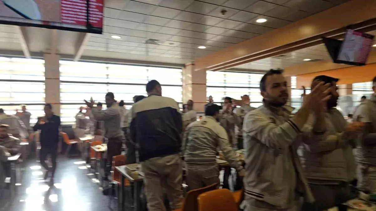 Türkiye\'nin otomotiv devi Tofaş\'ta isyan! İşçiler kazan kaldırdı