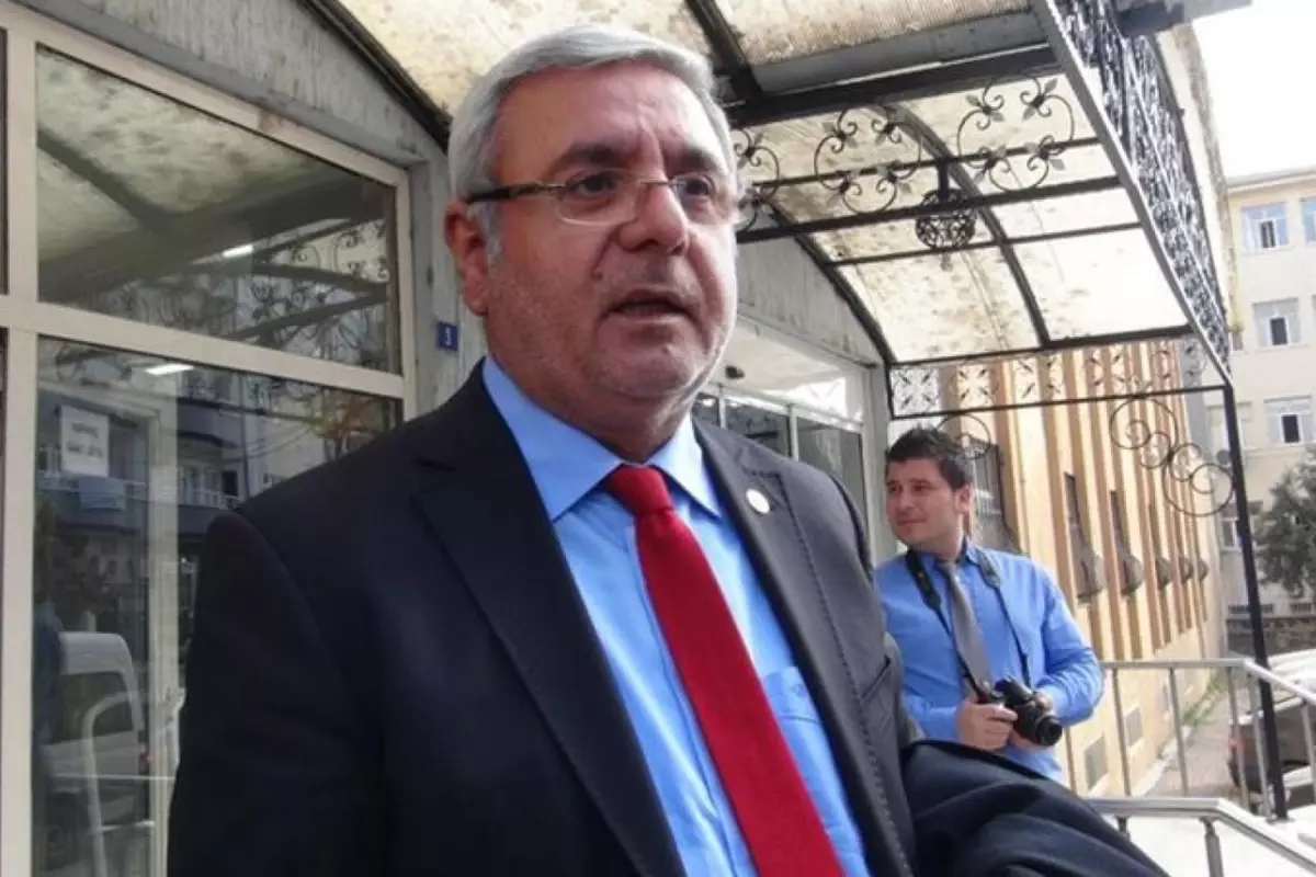 Bursasporlu taraftarların attığı slogana bir tepki de Mehmet Metiner\'den