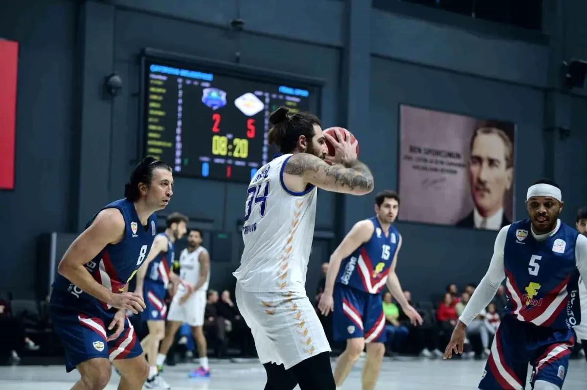 Çayırova Belediyesi, sahasında Finalspor\'u 87-81 yendi