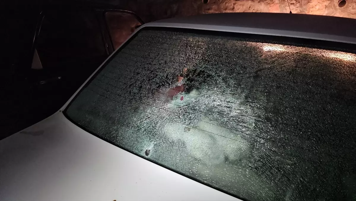 Çorum\'da Park Halindeki Araç Kurşunlandı