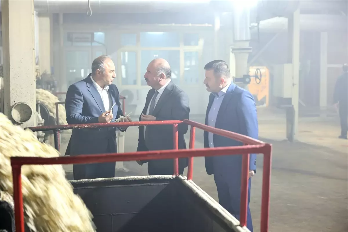Vali Çalgan Safi Şeker Fabrikası\'nı Ziyaret Etti