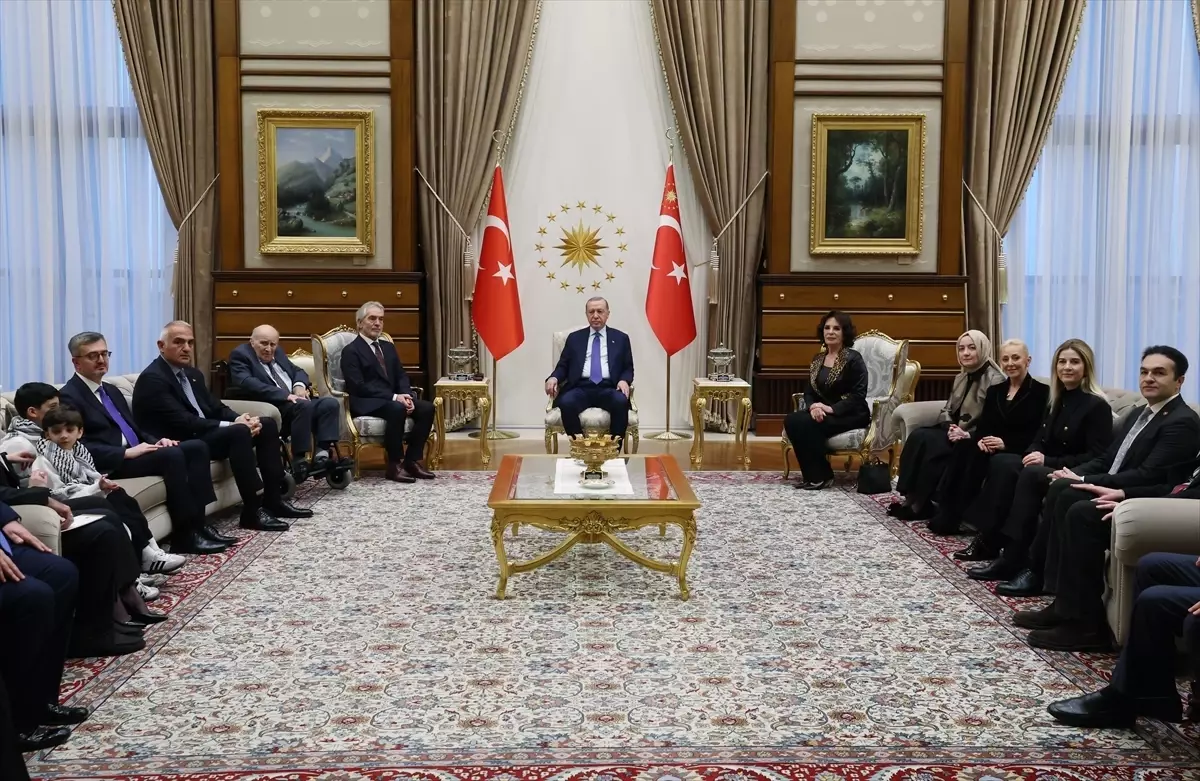 Cumhurbaşkanı Erdoğan, Cumhurbaşkanlığı Kültür ve Sanat Büyük Ödülleri\'ne layık görülenleri kabul etti