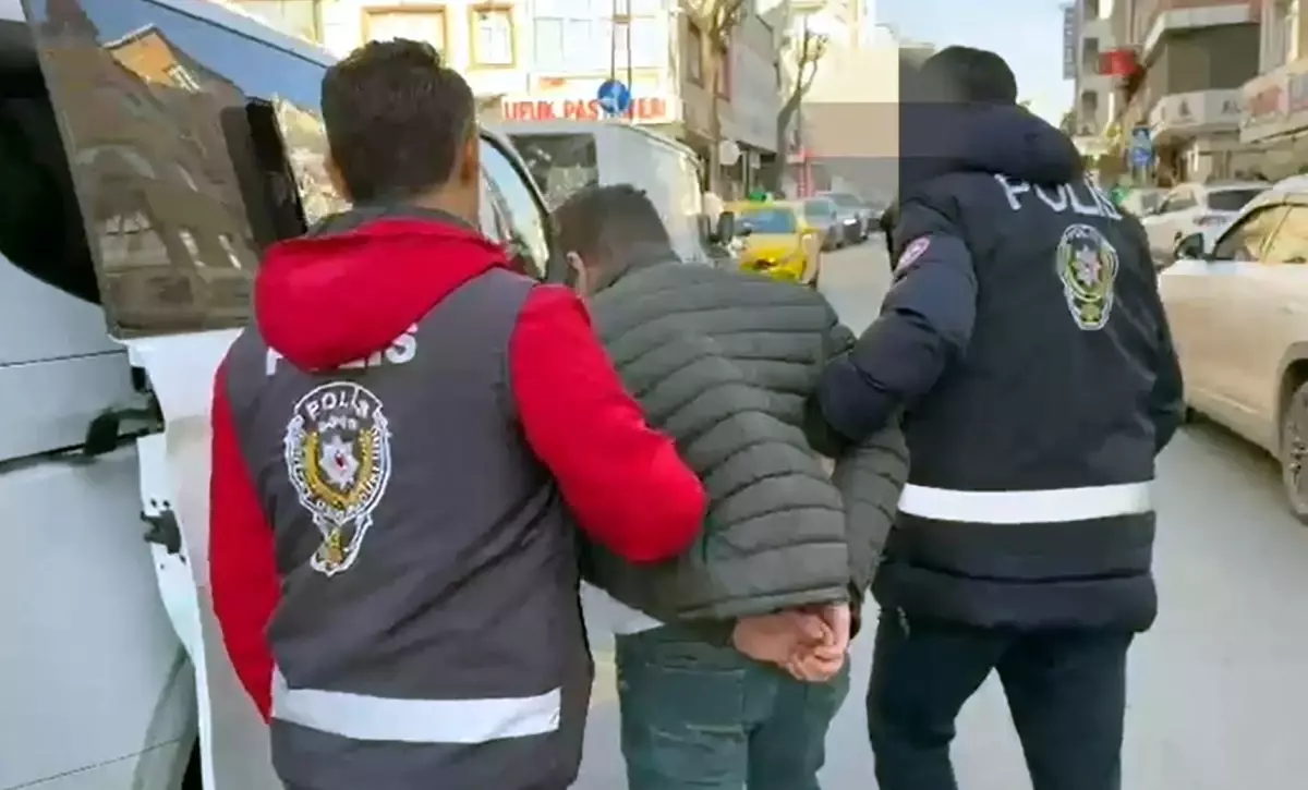 93 Suçla Aranan Hükümlü İstanbul\'da Yakalandı