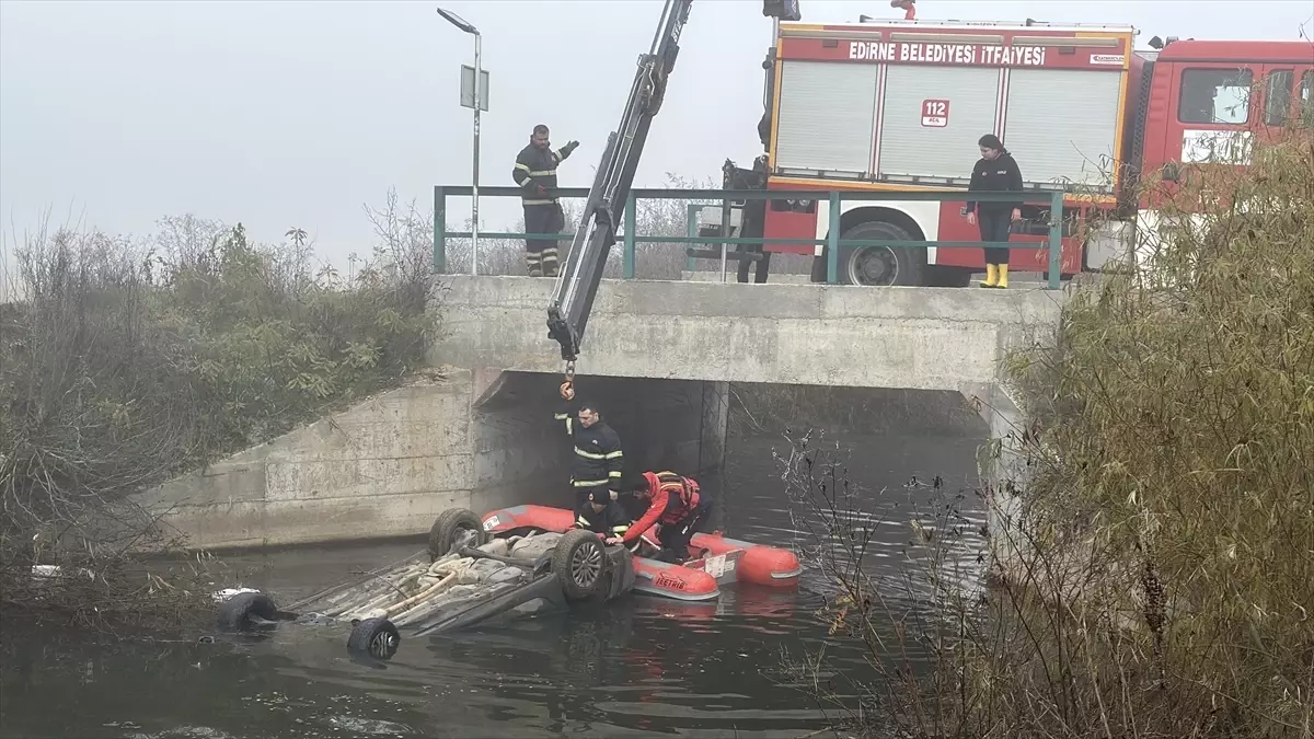 Edirne\'de Trafik Kazası: Sürücü Hayatını Kaybetti