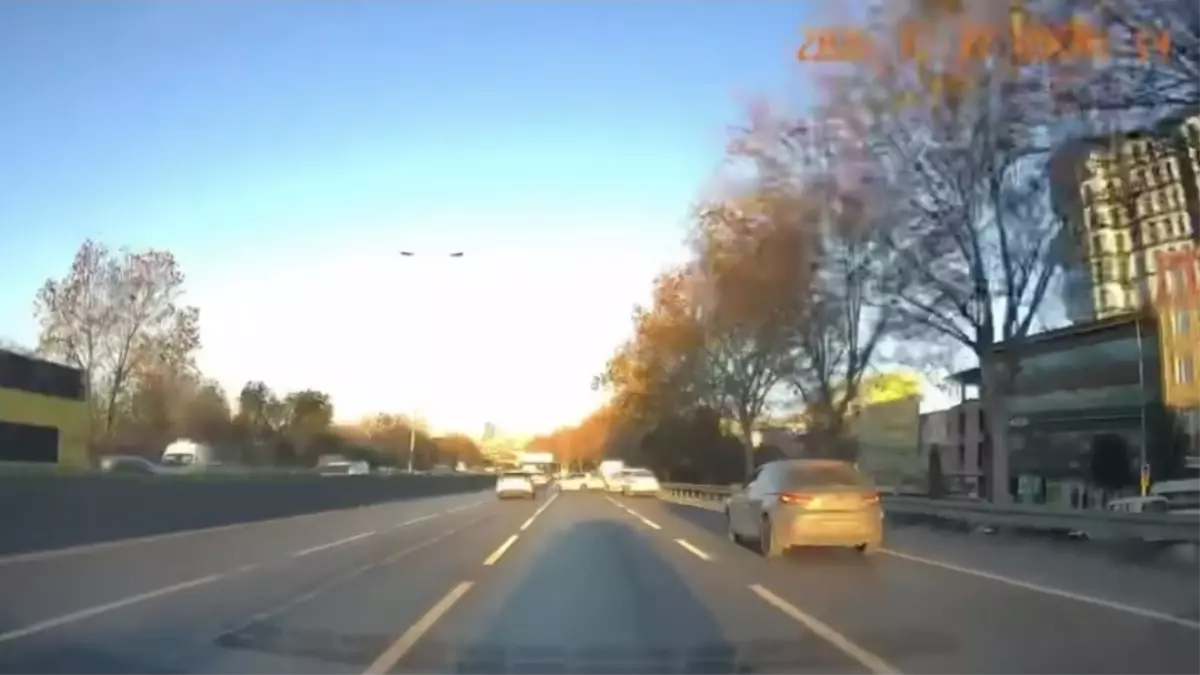 Esenler\'de Zincirleme Kaza: 1 Yaralı