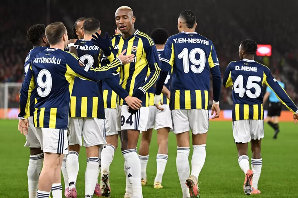 Fenerbahçe\'nin yıldızı gemileri yaktı! \'\'Oynamak istemiyorum, ben gideceğim\'\' demiş