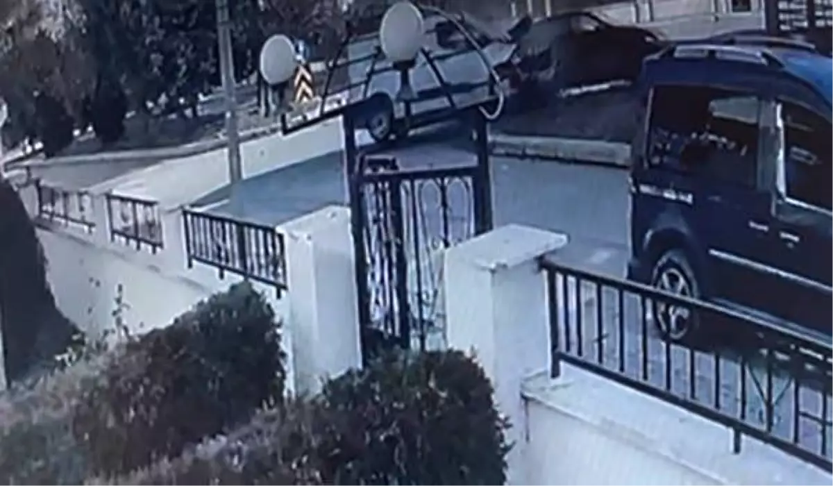 Eskişehir\'de Kaza: Kadın Sürücü Yaralandı