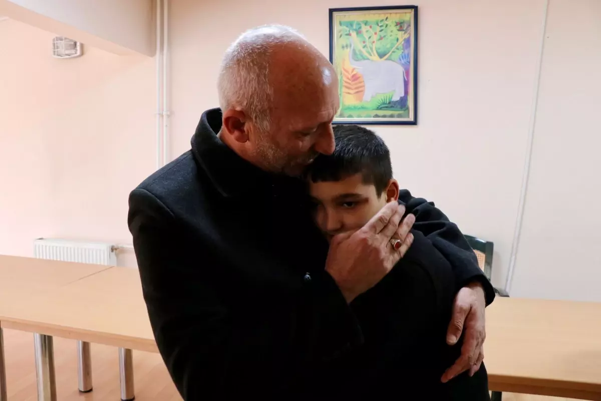 DEAŞ\'tan Kurtarılan Çocuk Ailesine Kavuştu