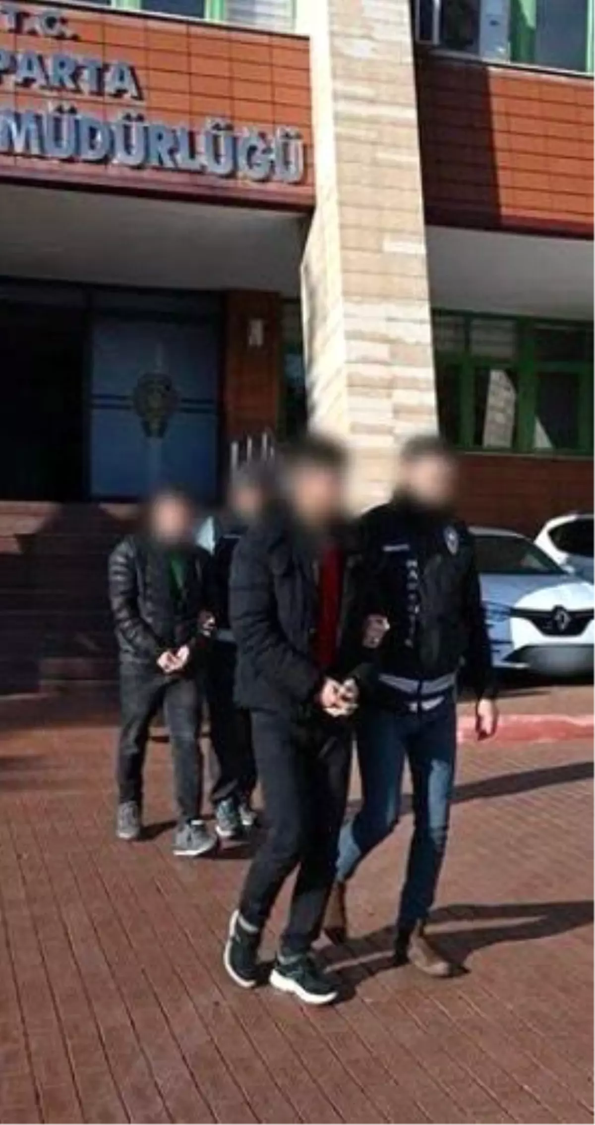 Isparta\'da Uyuşturucu Sanığı 2 Kişi Yakalandı