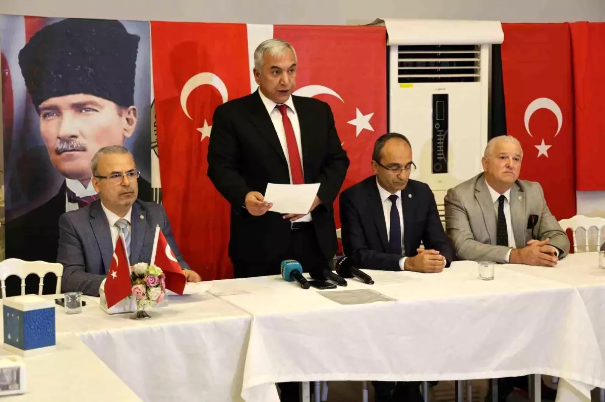 İYİ Parti\'de İstifalar