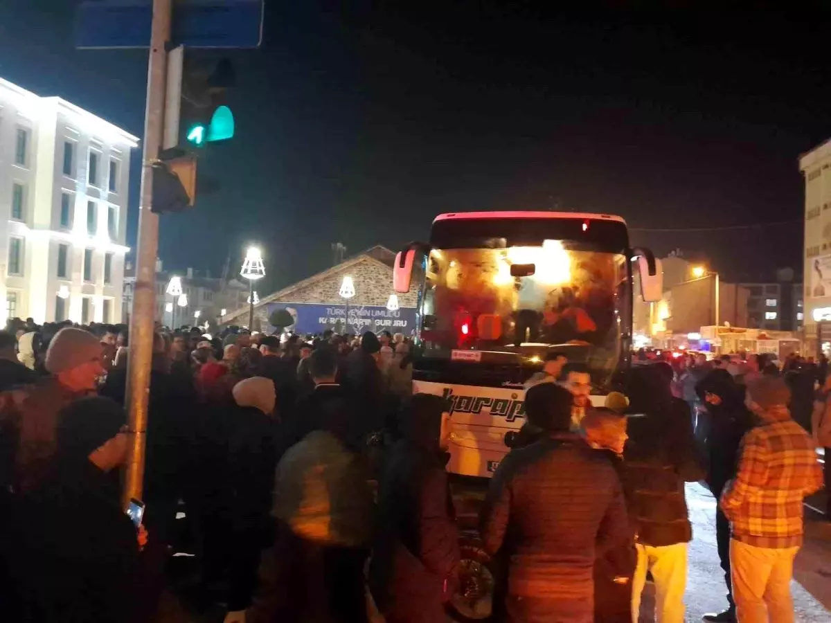 Umre Yolcuları Kutsal Topraklara Uğurlandı