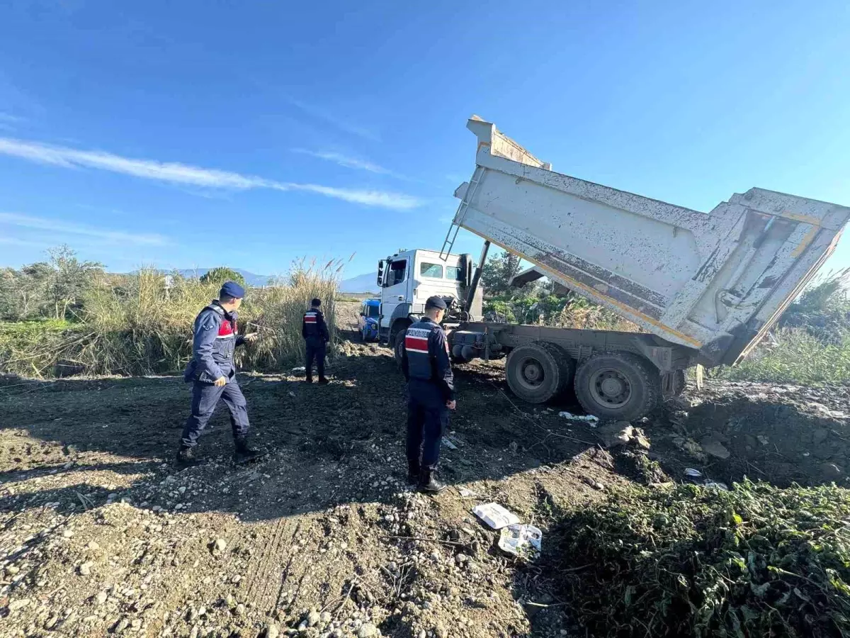 Kaş\'ta Kum Kaçakçılığına Suçüstü