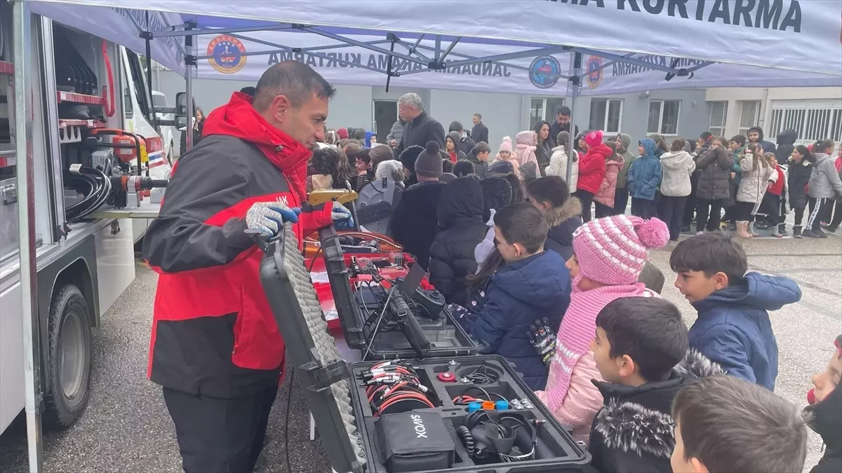 Jandarmadan Öğrencilere Eğitim