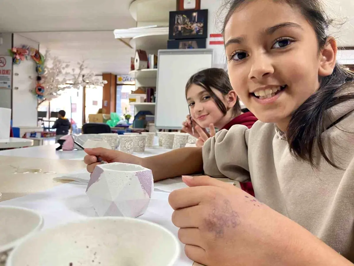 Kötekli Gençlik Merkezi\'nde Sanat Atölyeleri