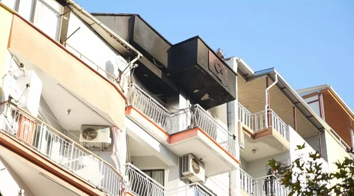 Manisa\'da Yangında 3 Aile Üyesi Dumandan Etkilendi, 6 Kedi Öldü